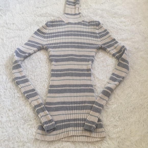 Turtle neck sweater - Picture 1 of 5